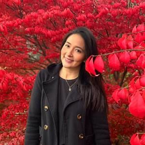 Meet your Posher, Daniela